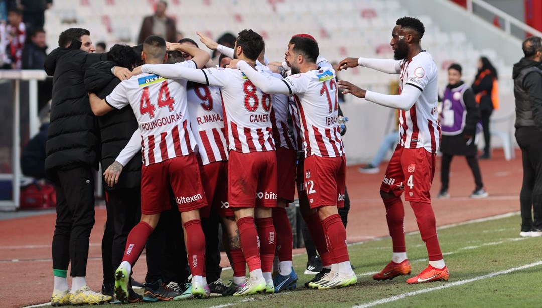 Sivasspor, Çaykur Rizespor’u tek golle geçti